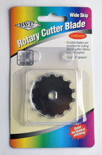 Load image into Gallery viewer, Havel&#39;s Wide Skip Rotary Cutter Blade 45mm
